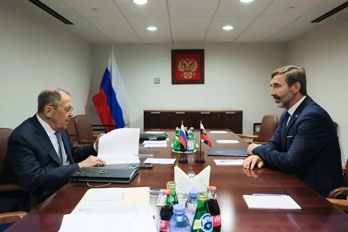 Сергей Лавров. Обложка © Telegram / МИД России 