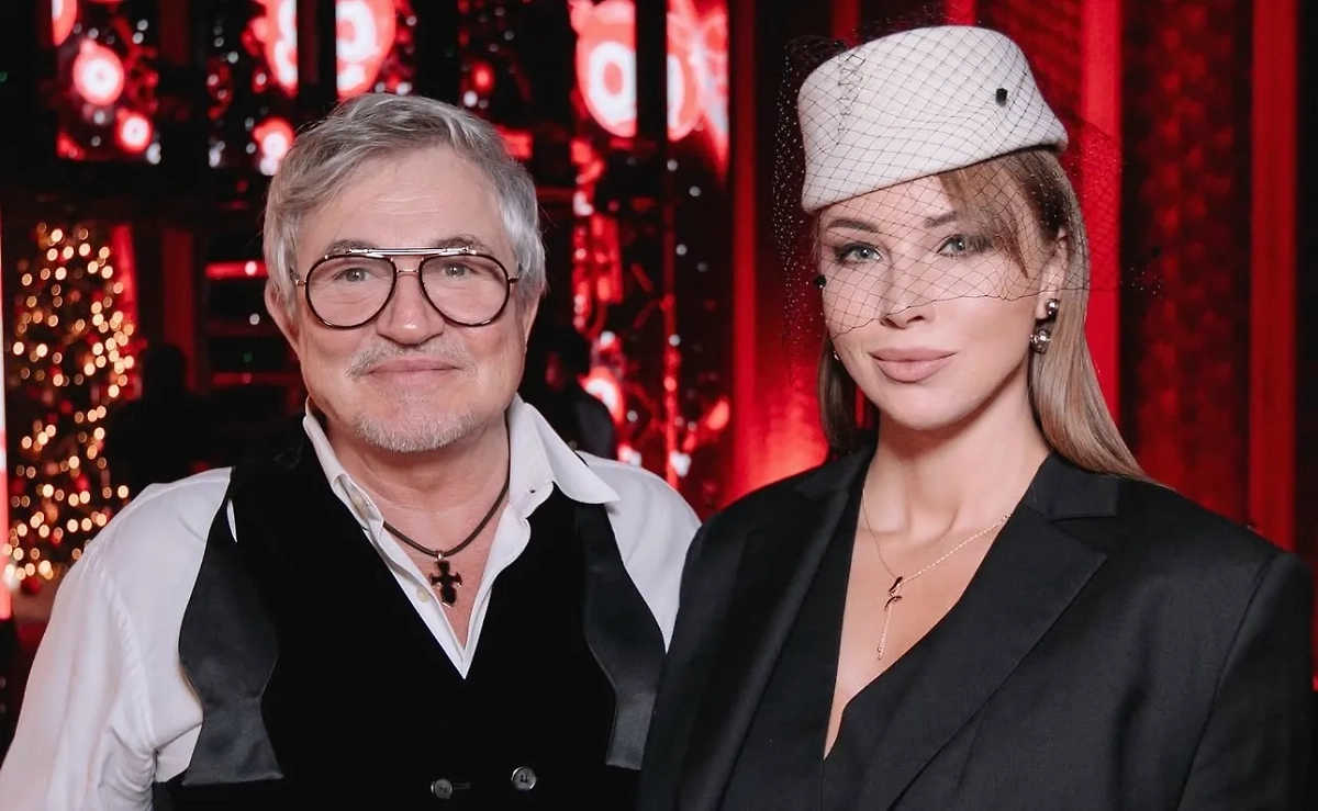 Дмитрий и Полина Дибровы. Обложка © Instagram (признан экстремистской организацией и запрещён на территории Российской Федерации) / polinadibrova