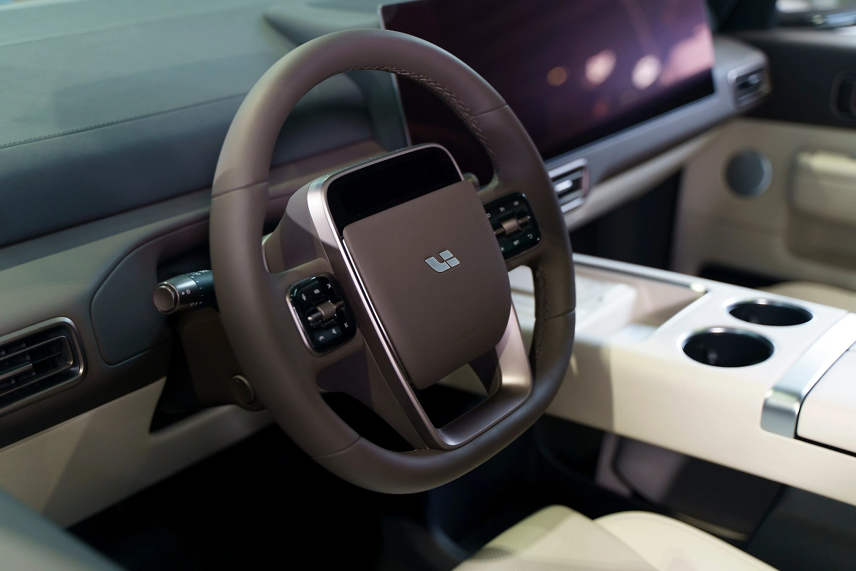 Обложка © Shutterstock / FOTODOM / Zuyeu Uladzimir