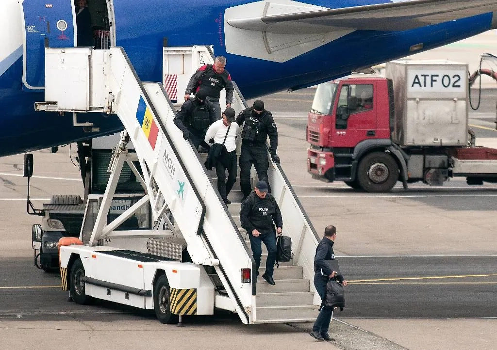 Экстрадиция Плахотнюка в Молдавию. Обложка © ТАСС / Денисов Вадим