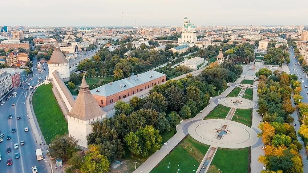 Обложка © Shutterstock / FOTODOM / Collection Maykova