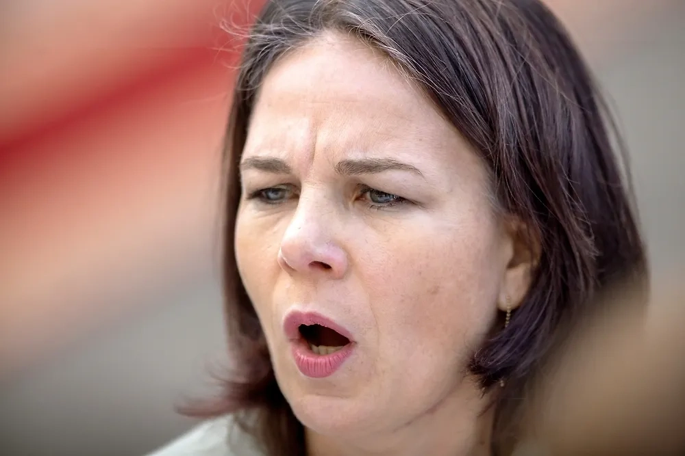 Анналена Бербок. Обложка © Shutterstock / FOTODOM / Dan Morar