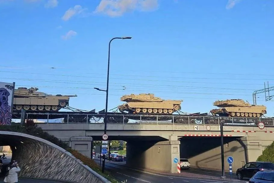 Американские танки M1A1 Abrams замечены в Эстонии в 100 км от российской границы.. Обложка © Telegram / Военный обозреватель