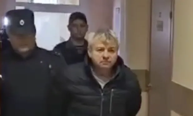 Третий фигурант дела о суррогатном алкоголе заключён под стражу в Ленобласти. Обложка © Telegram / Прокуратура Ленобласти