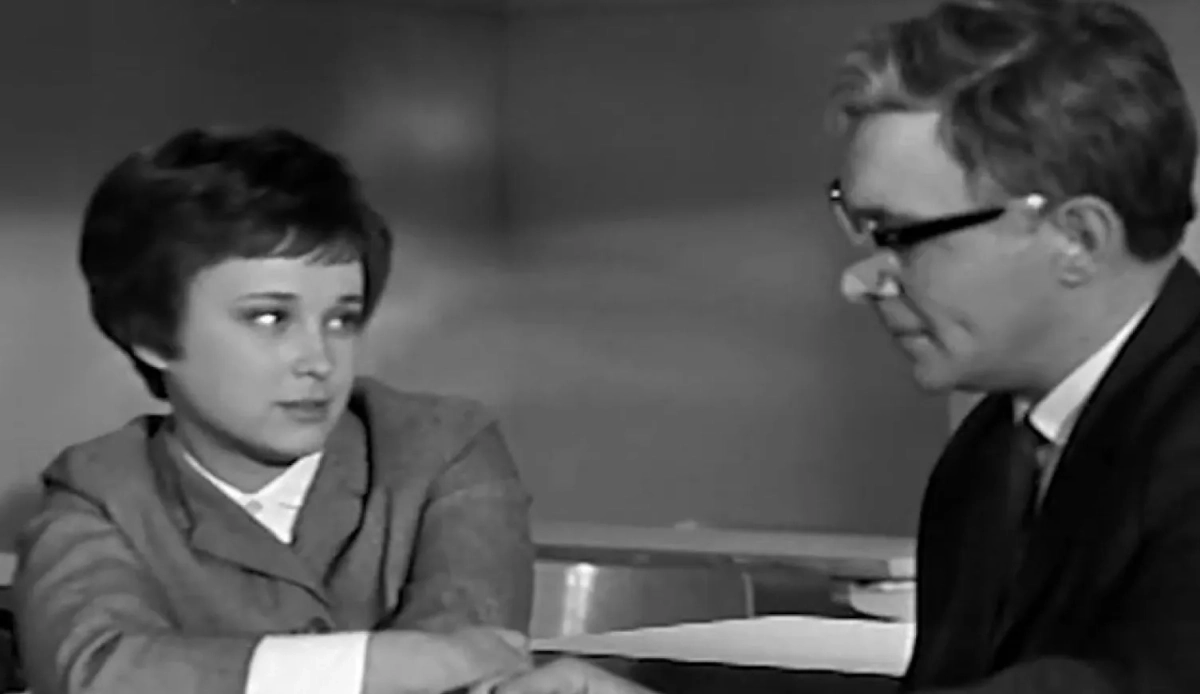 Осенние фильмы в жанре мелодрамы — что посмотреть уютным октябрьским вечерком? Фото © Кадр из фильма «Доживем до понедельника», режиссёр Станислав Ростоцкий, сценарист Георгий Полонский / Kinopoisk