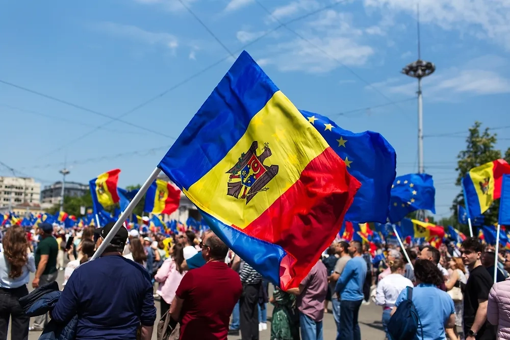 Обложка © Shutterstock / FOTODOM / Lalandrew