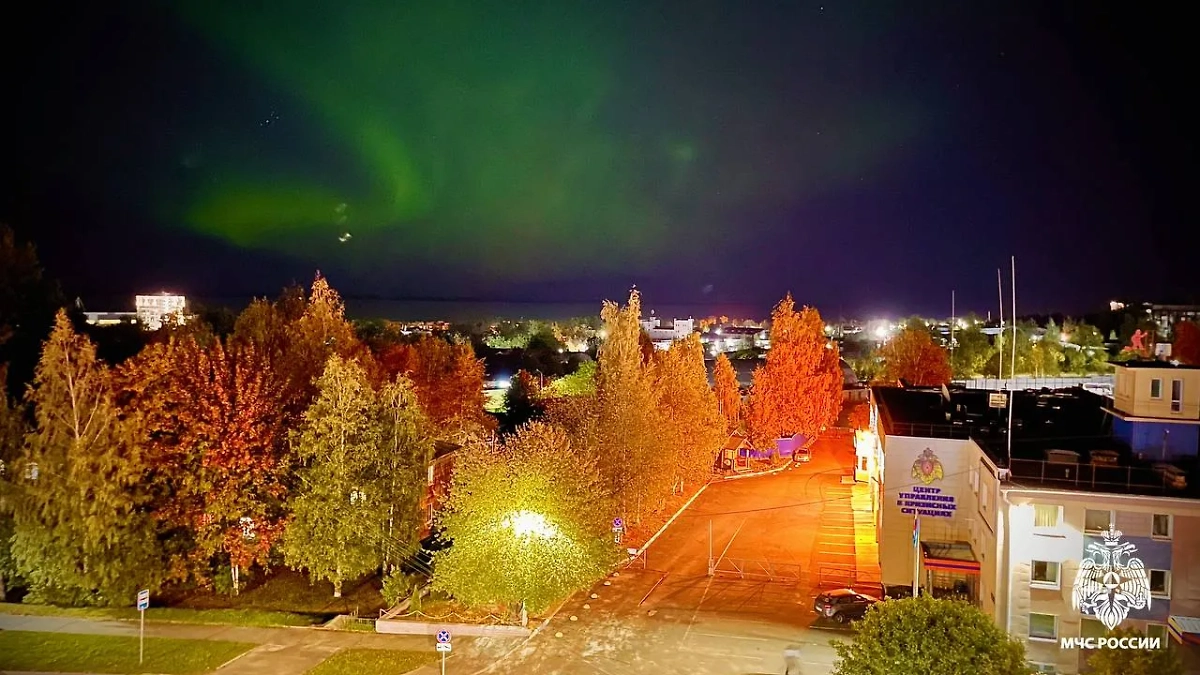 Северное сияние в Карелии. Фото © Telegram / МЧС Республики Карелия