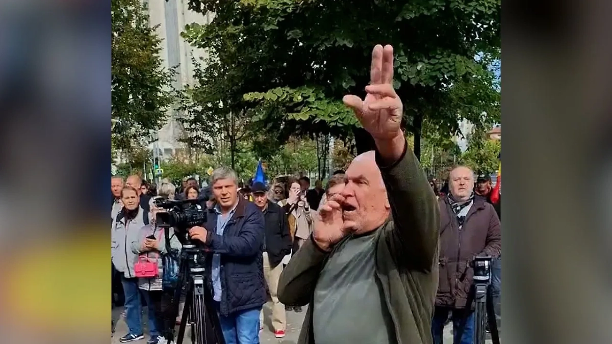 В Кишиневе оппозиционный митинг закончился потасовкой из‑за лозунга о поддержке Украины. Обложка © Telegram / WTF Moldova?!