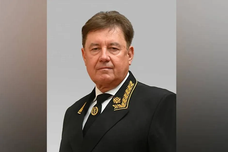 Виктор Момотов. Обложка © Верховный суд Российской Федерации