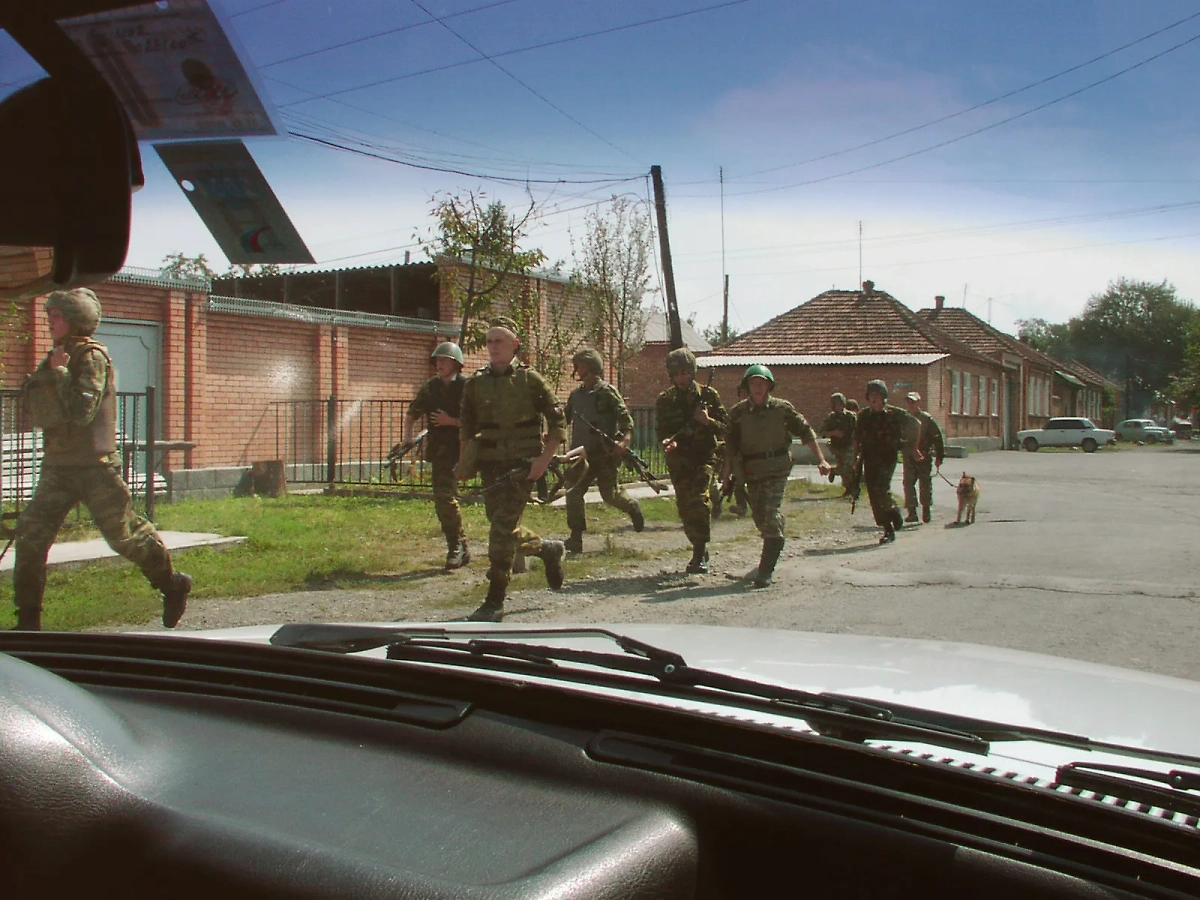 1 сентября 2004 года террористы захватили школу № 1 в Беслане. Фото © ИТАР-ТАСС / Газета «Северная Осетия»