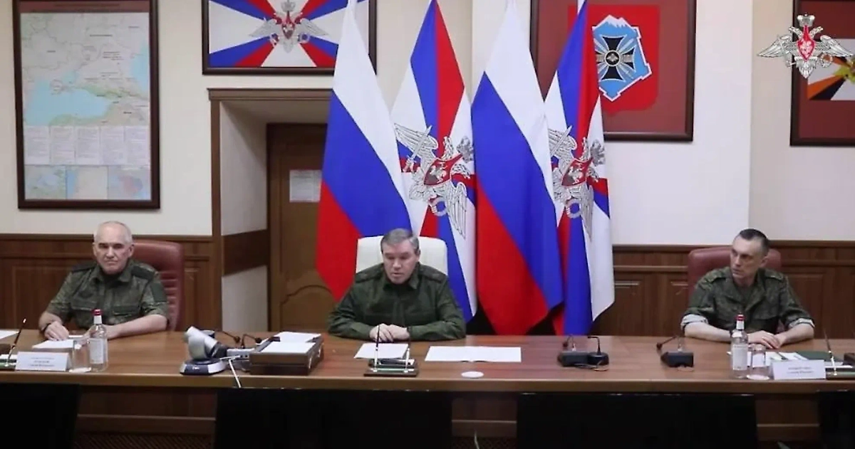 Кабинет Валерия Герасимова с картой Украины в новых границах. Обложка © Telegram / Минобороны России