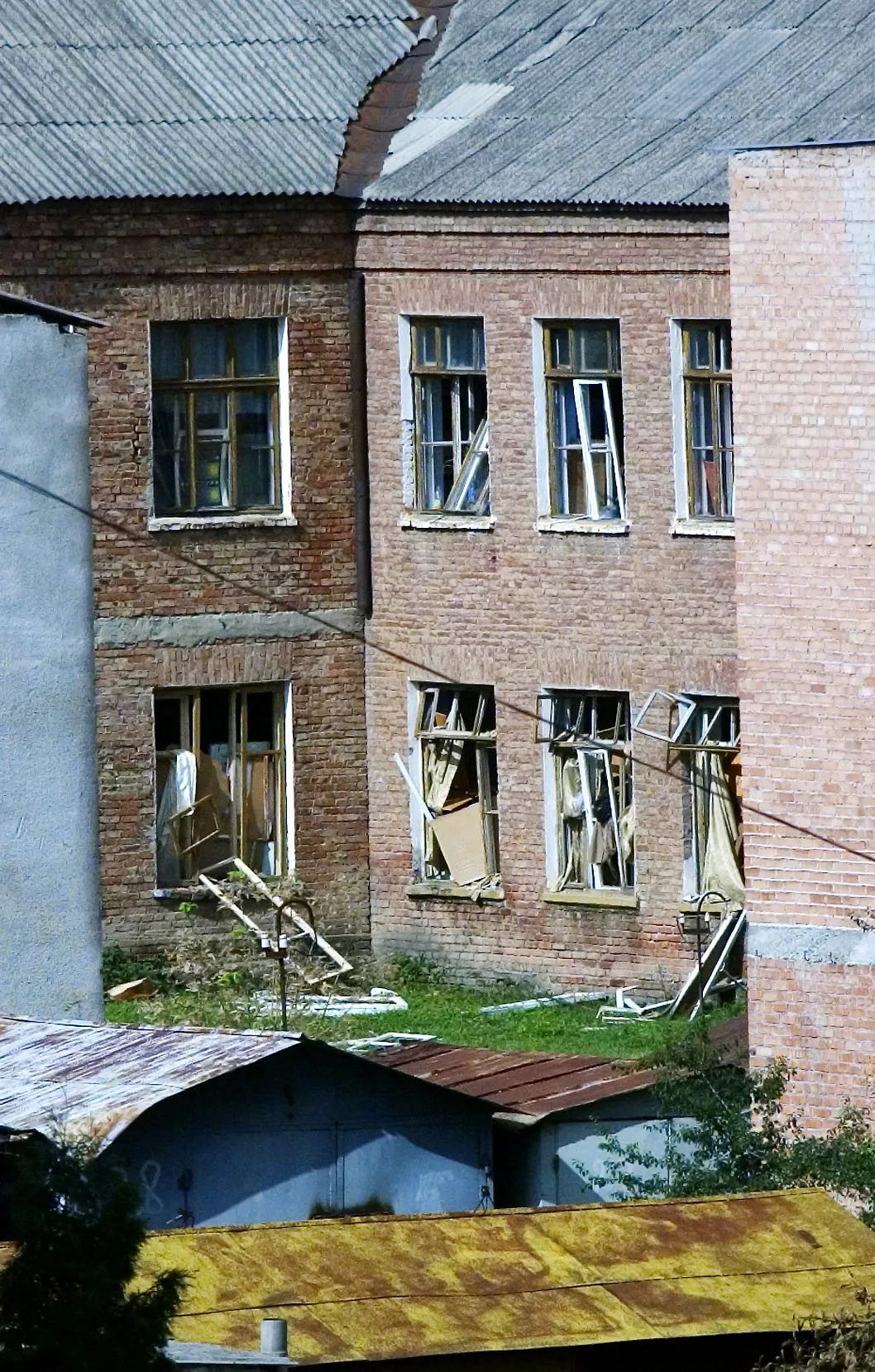 Около часа дня произошло два взрыва. Фото © ИТАР-ТАСС / Сергей Узаков