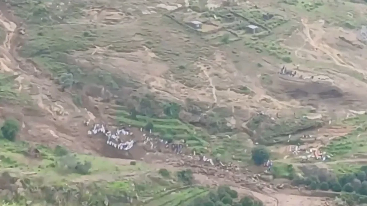 Разрушенная деревня в Судане. Обложка © Х / Sudan_tweet