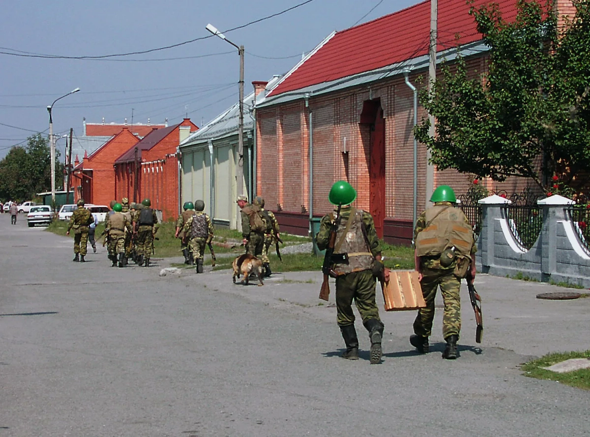 Боевики не пропускали даже гуманитарный груз. Фото ИТАР-ТАСС / Газета «Северная Осетия»