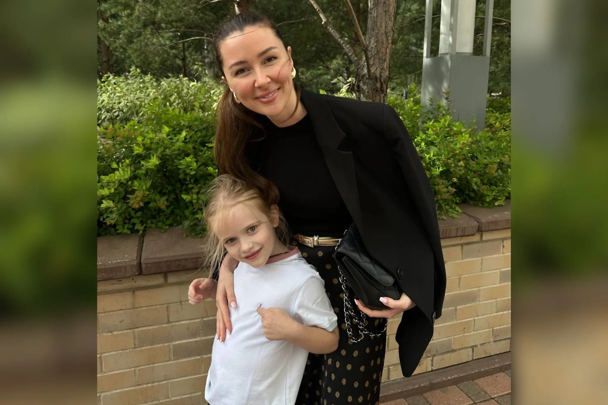 Обложка © Telegram / Анютиными глазками