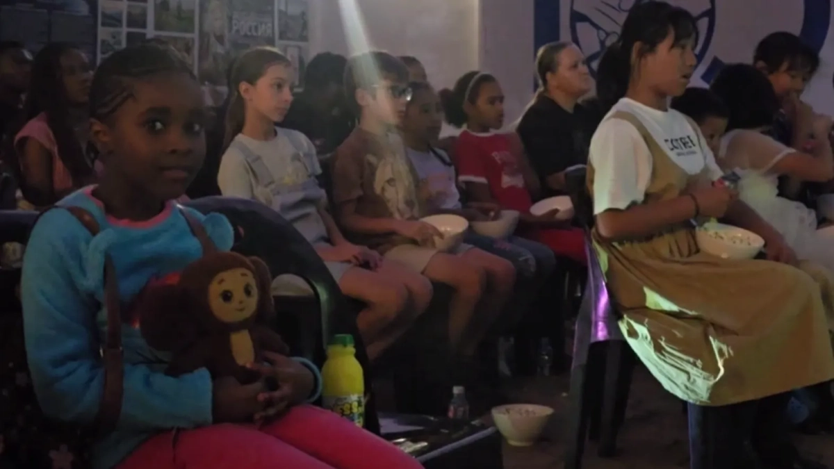 В Замбии стартовал цикл современного российского кино для семейного просмотра. Обложка © Предоставлено Life.ru