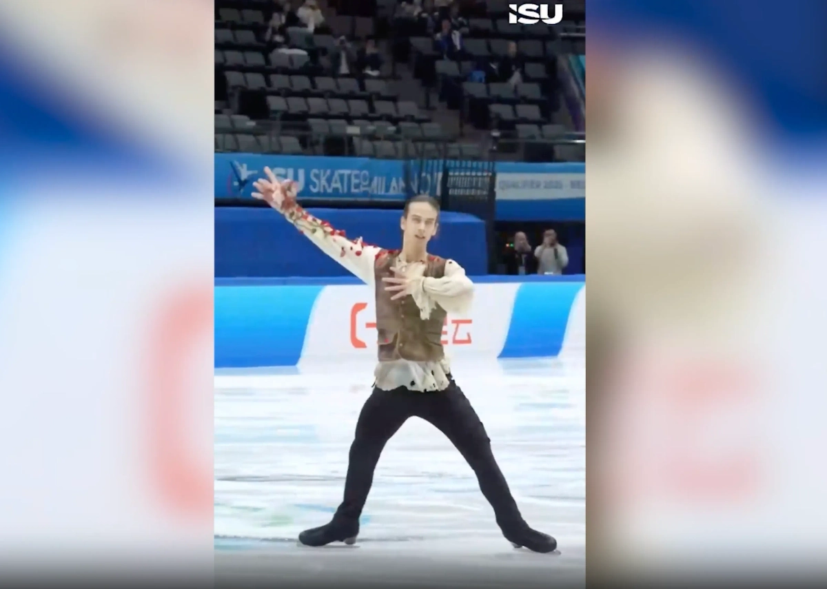 Обложка © Х / ISU