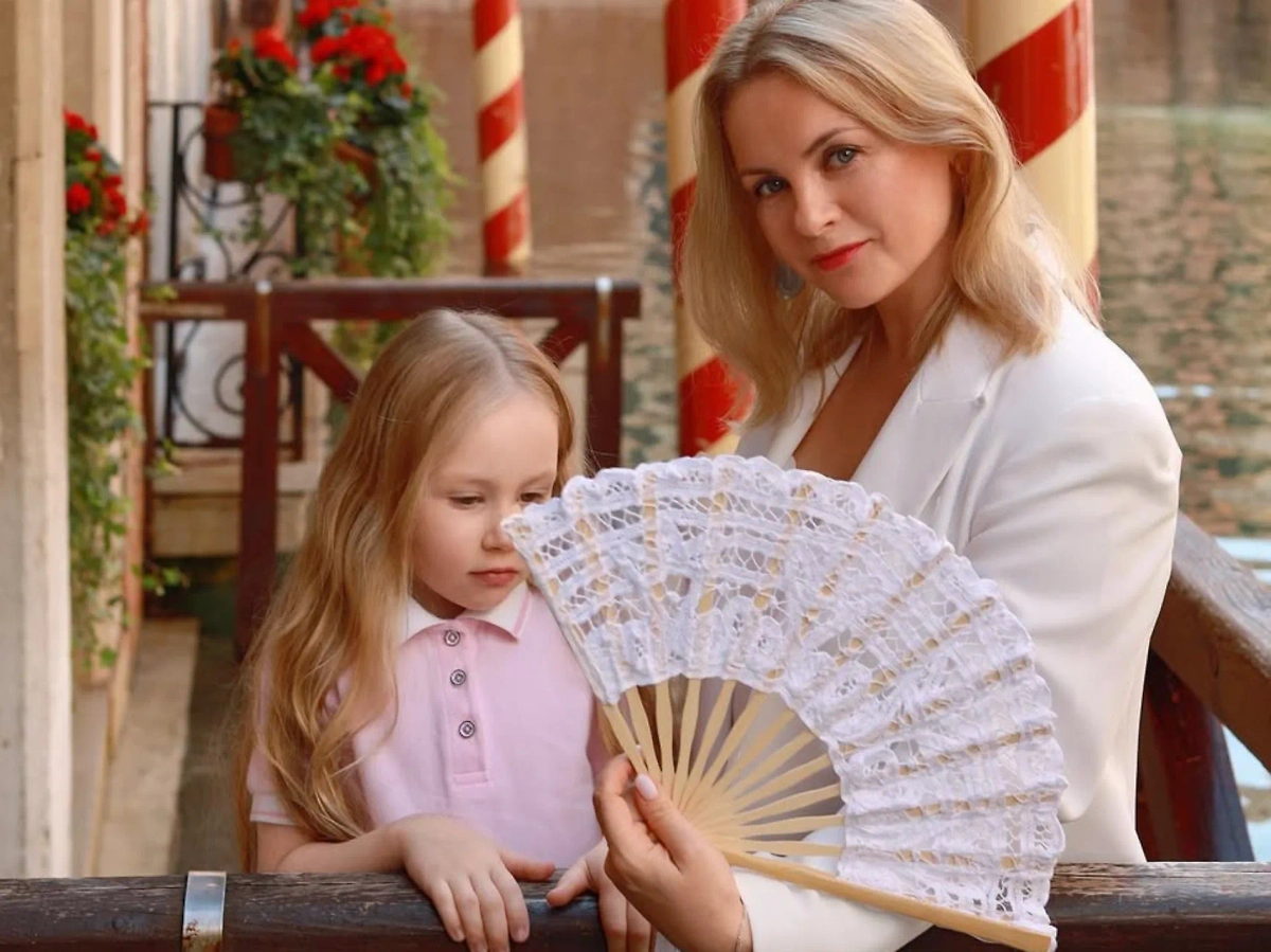 Проскурякова с дочкой. Фото ©  Instagram (признан экстремистской организацией и запрещён на территории Российской Федерации)/ uliaveronika