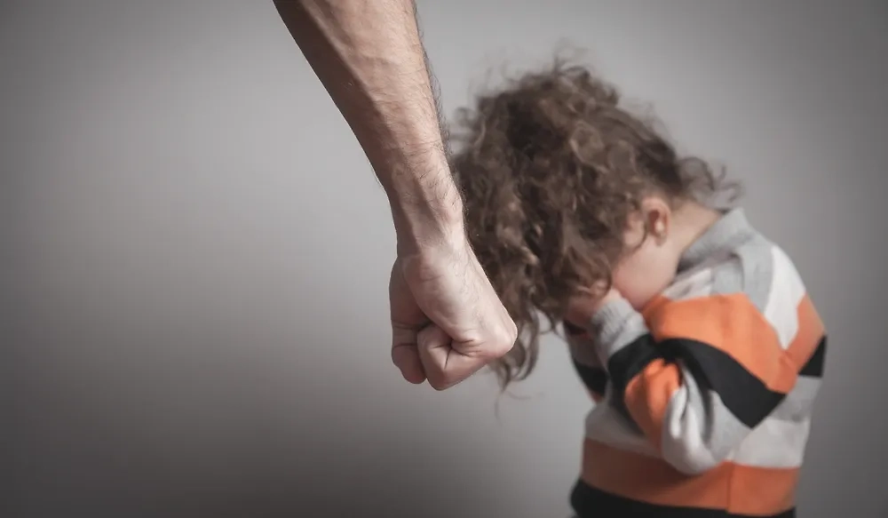 В Краснодарском крае отец убил свою трёхлетнюю дочь с ДЦП. Обложка © Shutterstock / FOTODOM / ANDRANIK HAKOBYAN