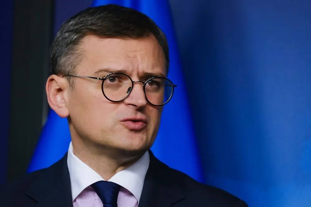 Дмитрий Кулеба. Обложка © Shutterstock / FOTODOM / Alexandros Michailidis