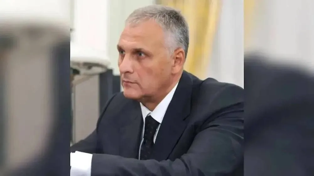 Александр Хорошавин. Обложка © Wikipedia / premier.gov.ru