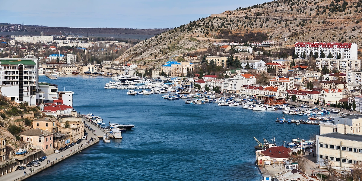 Обложка © Shutterstock / FOTODOM / Evgeny Haritonov