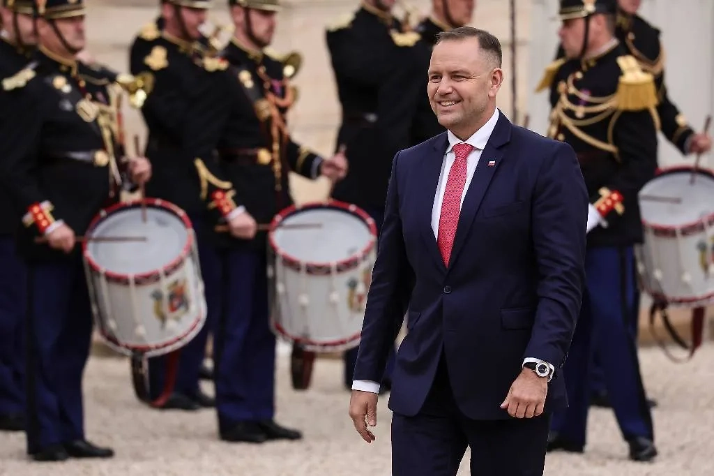 Кароль Навроцкий. Обложка © TERESA SUAREZ / ТАСС