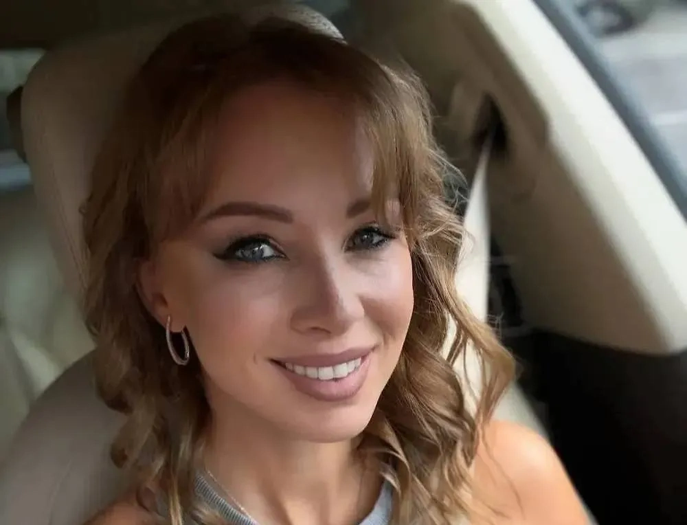 Полина Диброва. Обложка © Instagram (признан экстремистской организацией и запрещён на территории Российской Федерации) / polinadibrova