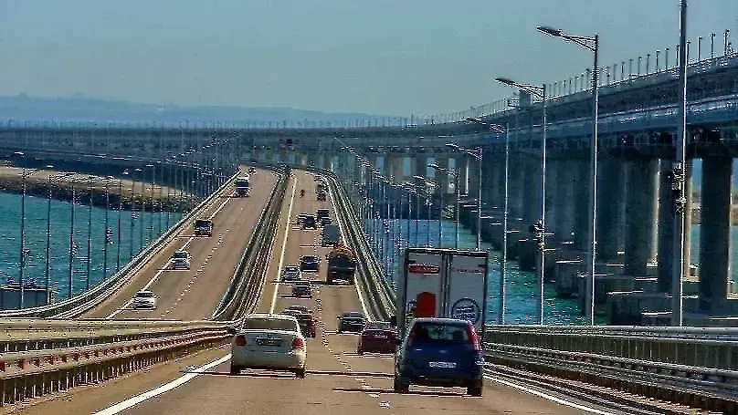 Обложка © Shutterstock / FOTODOM / Anna Krivitskaya