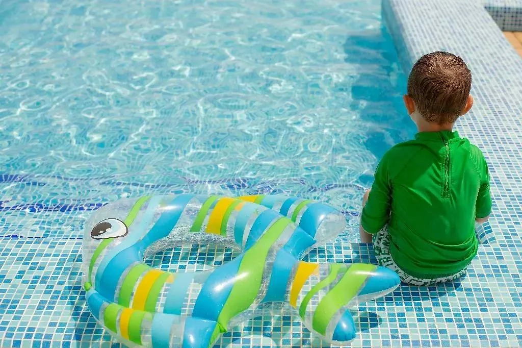 Обложка © Shutterstock / FOTODOM / Abrym