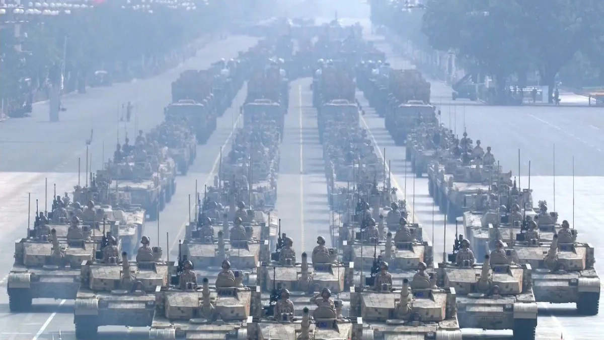 Военный парад в Китае. Обложка © China Central Television