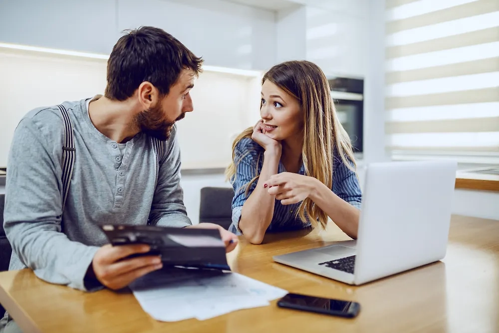 ИП экономят на УСН, а самозанятые теряют на крипте. Фото © Shutterstock / FOTODOM / Dusan Petkovic