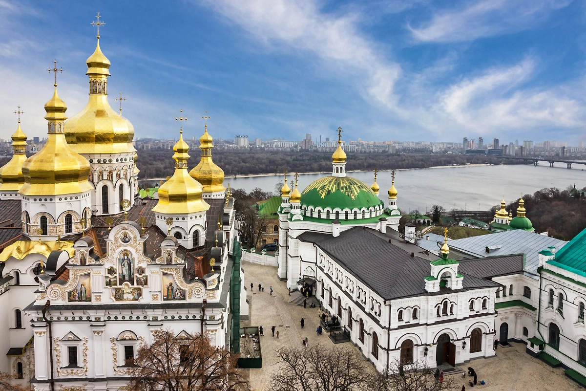 Обложка © Shutterstock / FOTODOM / Travel Faery