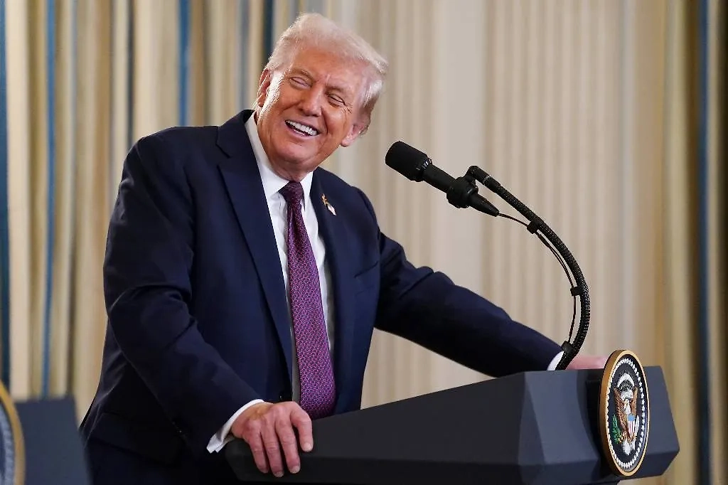 Дональд Трамп. Обложка © ТАСС / EPA / POOL / WILL OLIVER