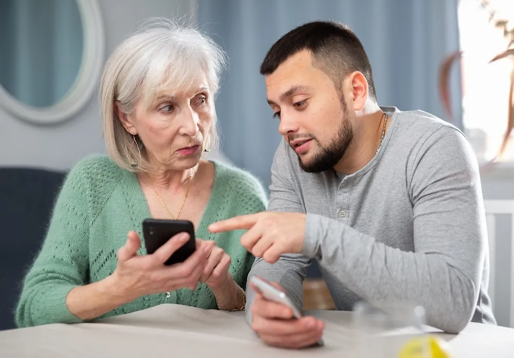 В «Московском долголетии» рассказали Life.ru, какие сложности возникают у старшего поколения в цифровом мире