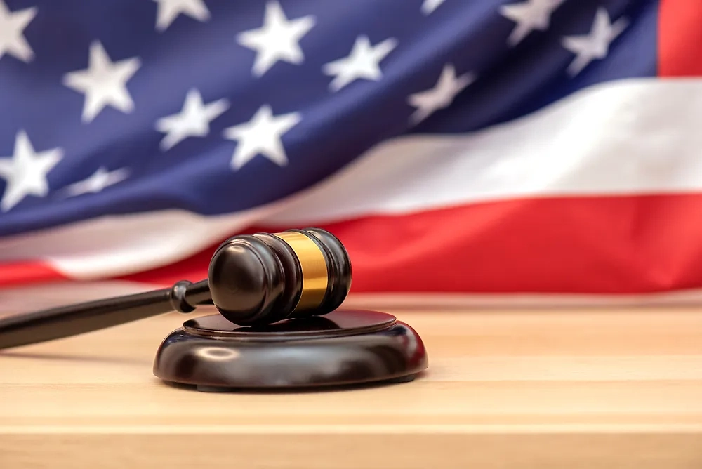 Обложка  © Shutterstock / FOTODOM / Savvapanf Photo