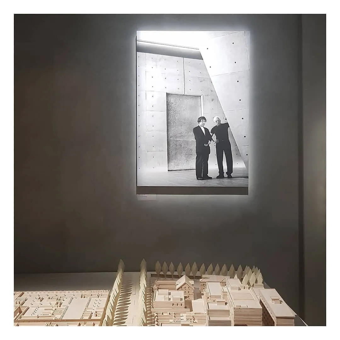 Фото © Facebook (признан экстремистской организацией и запрещён на территории Российской Федерации) / Sara Slim Designs