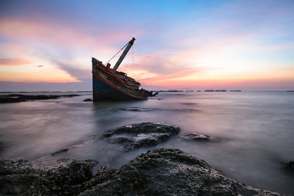 Обложка © Shutterstock / FOTODOM / SORN340 Studio Images