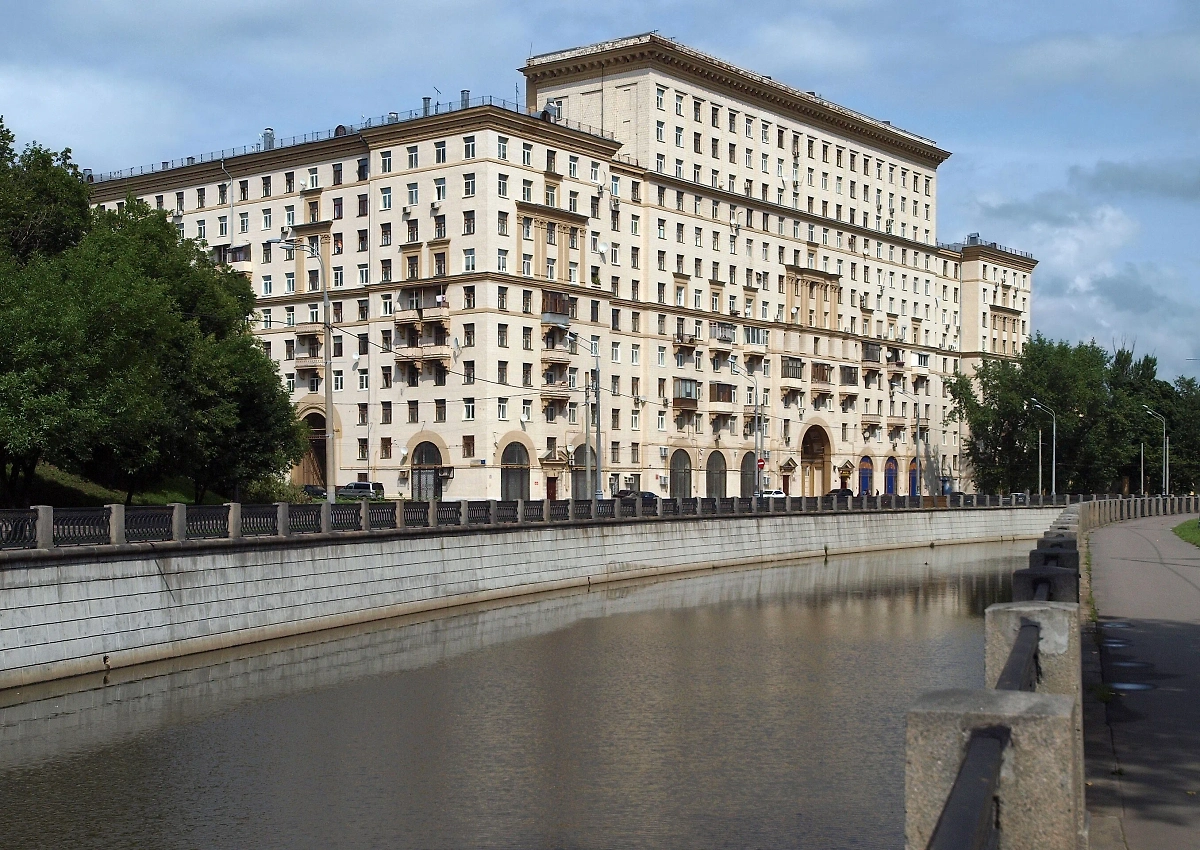 Рубцовская набережная. Обложка © Wikipedia / NVO