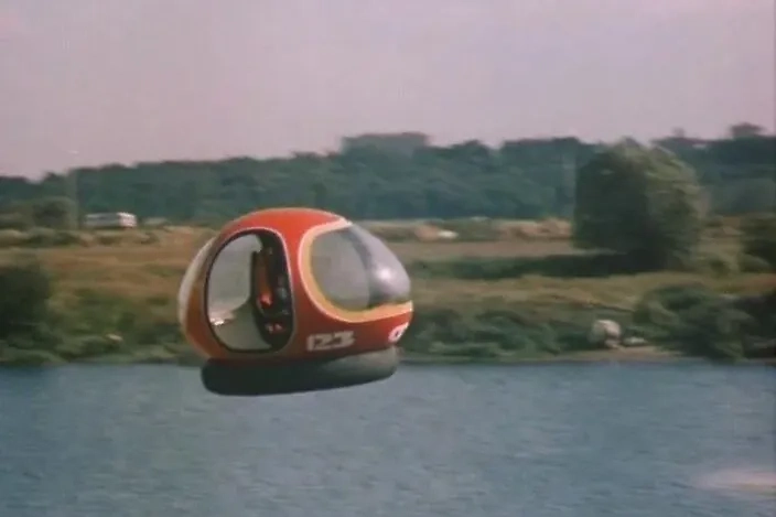 «Гостья из будущего» — ещё один детский блокбастер. Все мечтали оказаться в художественном мире этого многосерийного фильма. Фото © «Гостья из будущего», режиссёр Павел Арсенов, сценаристы Павел Арсенов, Кир Булычёв / Kinopoisk