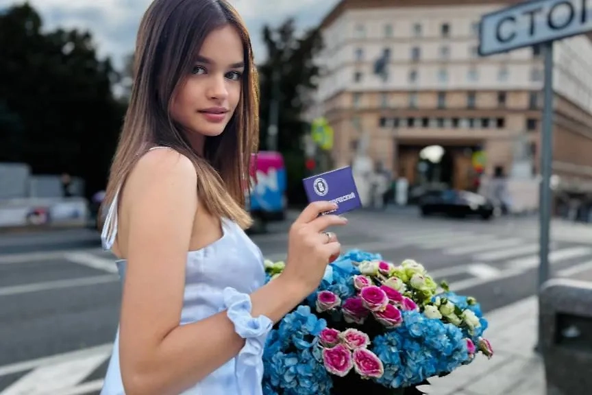 Поступившая в вуз Александрина Олексюк. Фото © Telegram / Александрина Олексюк