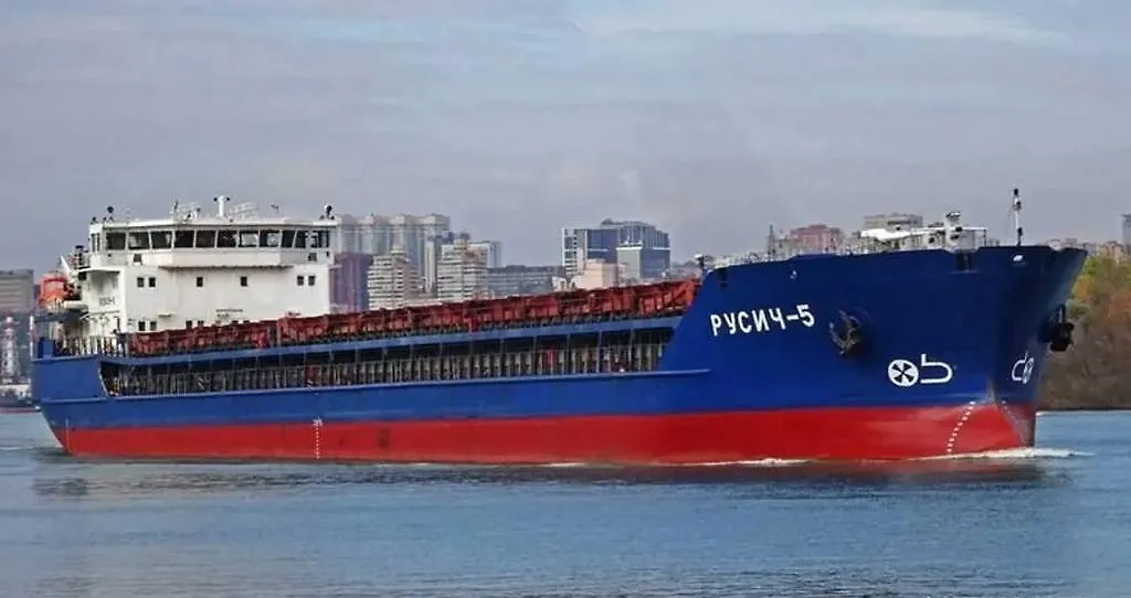 Обложка © Fleetphoto