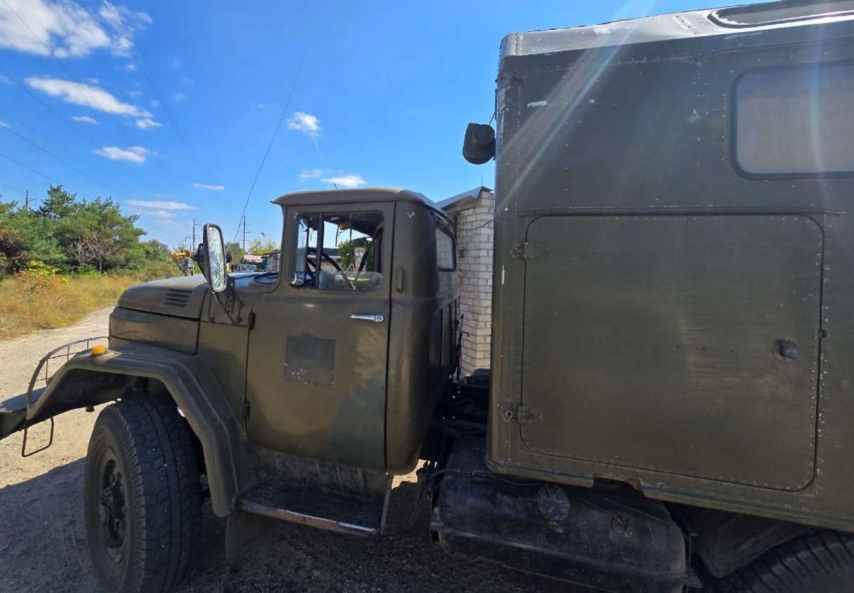 Машина электриков до повторного удара дрона ВСУ. Фото © Telegram / Пухов Live