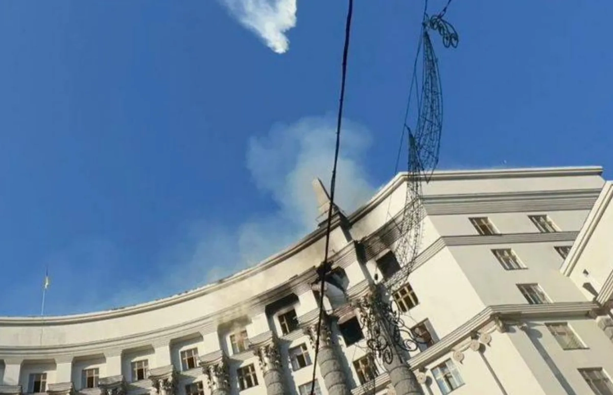 Кабмин в Киеве. Фото © ГСЧС Киева