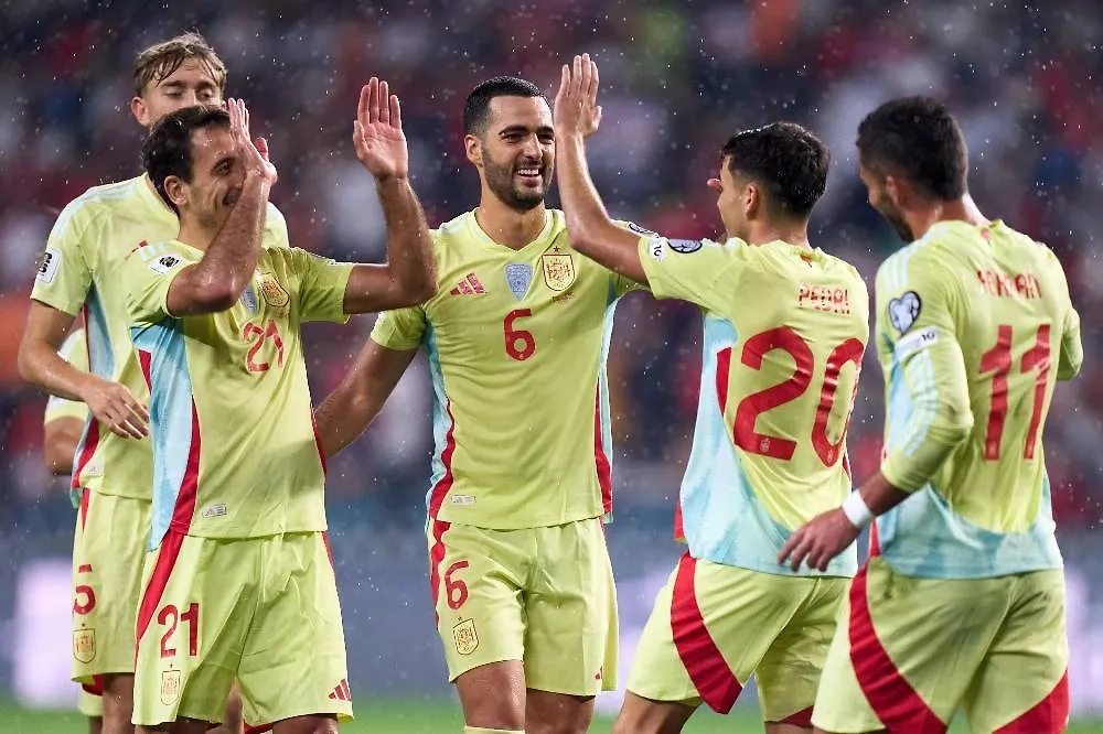 Сборная Испании разгромила Турцию. Обложка © Х / Selección Española Masculina de Fútbol