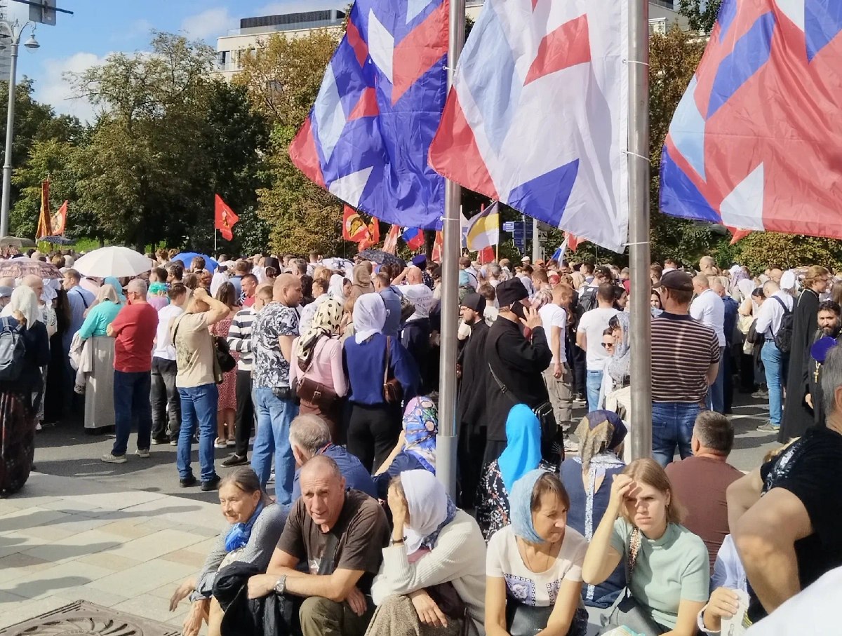 Сбор участников крестного хода в Москве Обложка © VK / Валентина Репина