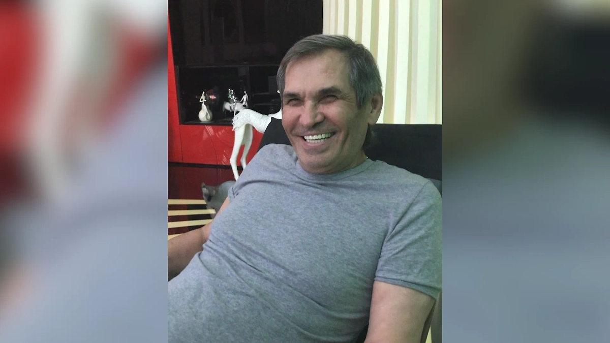 Певец Бари Алибасов. Обложка © VK / Бари Алибасов