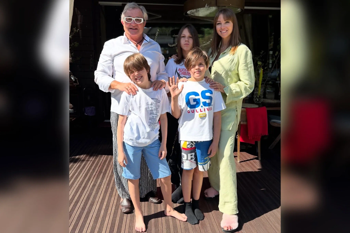 Обложка © Instagram (признан экстремистской организацией и запрещён на территории Российской Федерации) / polinadibrova