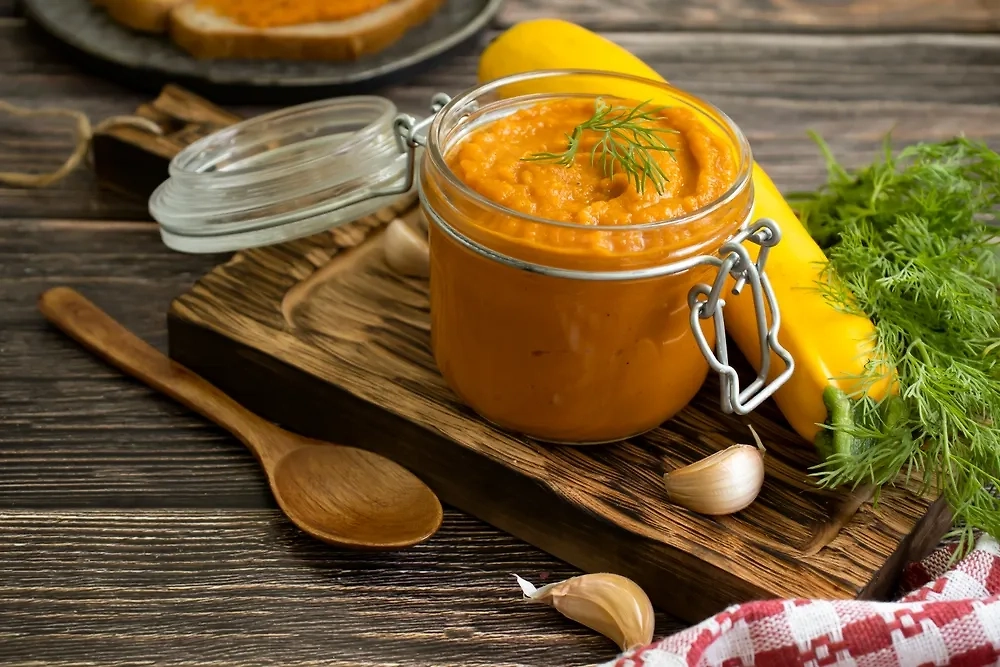 Овощные заготовки на зиму: кабачковая икра по проверенному рецепту. Фото © Shutterstock / FOTODOM / TanyaLovus