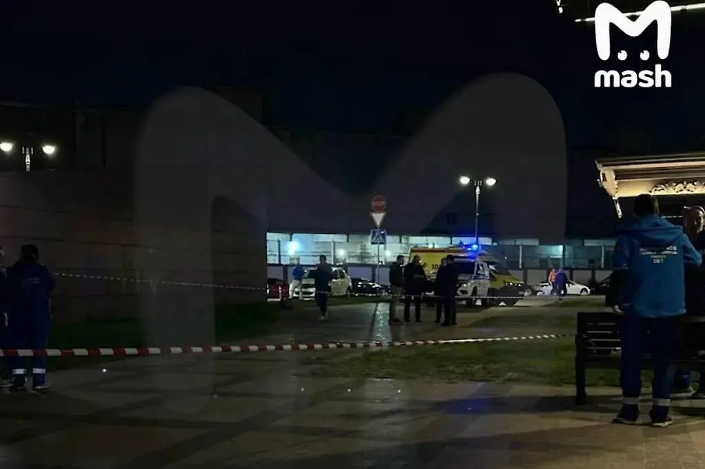 Двор столичного ЖК, где было найдено тело врача. Фото © Telegram / Mash